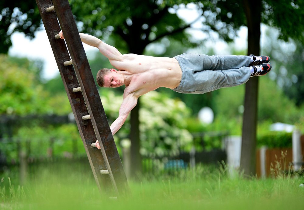 5 Reasons Why Men Can (and Should!) Do Barre Class