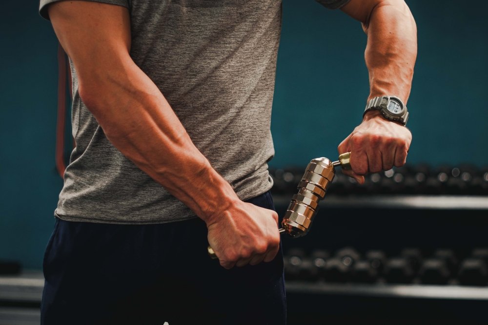 8 Killer Arm Fat Workouts Gen-Z Is Totally Obsessed With - Gripzilla - The Best Grip and Forearm Strength Exercises, Arm Wrestling Tools, Hand Grippers to Improve Grip Strength