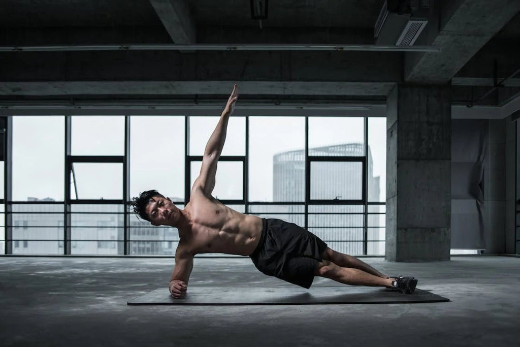 5 Best Oblique Exercises To Whip Them Into Shape